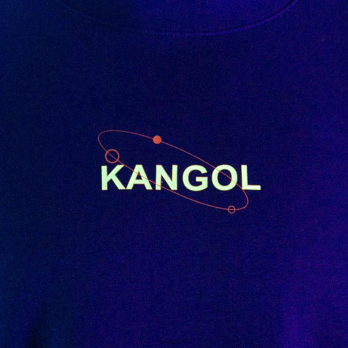 camiseta con gráfico orbital unisexo Kangol ropa ébano B4VR1204